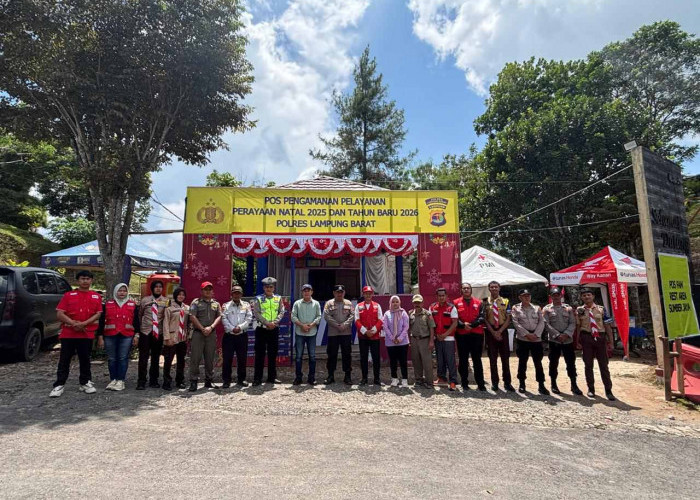 Ketua DPRD Lampung Barat Salurkan Bantuan PMI di Pos Pelayanan Sumberjaya