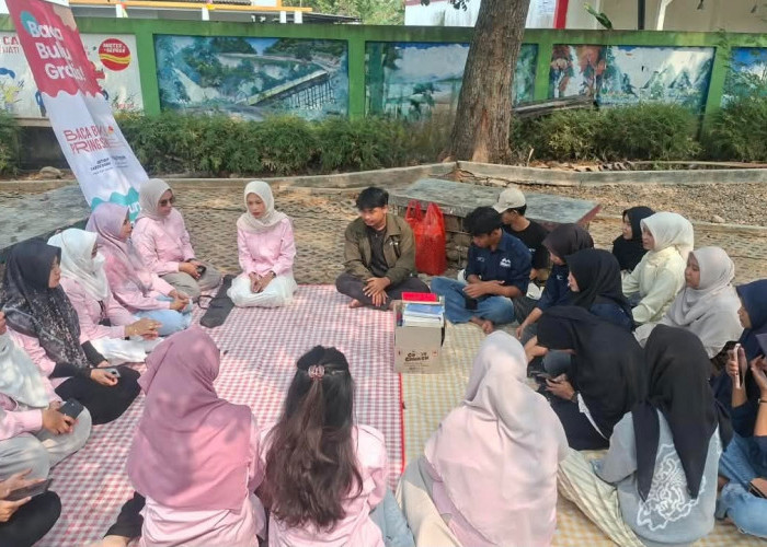Srikandi PLN UP3 Pringsewu Dukung Gerakan Literasi Lewat Donasi Buku