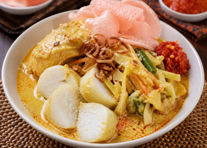 Lontong Sayur Padang: Hidangan Tradisional Kaya Rempah dari Ranah Minang