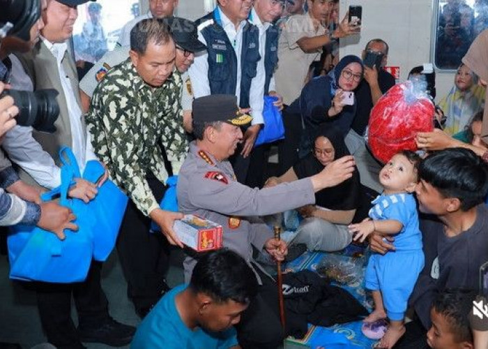 Kapolri Tinjau Bakauheni, Pastikan Arus Balik Lebaran Aman