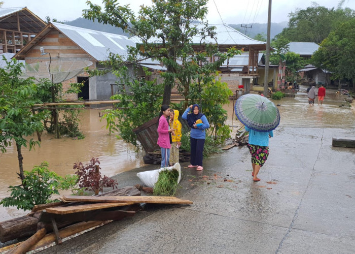 Way Uluhan dan Way Warkuk Meluap, Puluhan Rumah Terendam Banjir