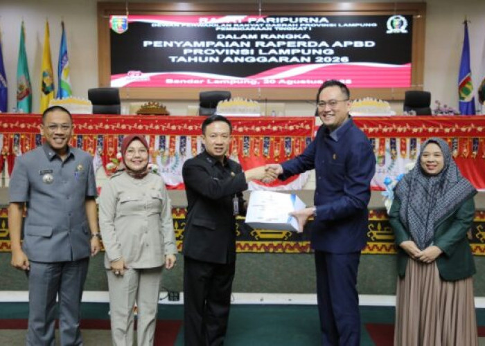 Paripurna : Pemprov Lampung Serahkan Dokumen Raperda APBD Tahun Anggaran 2026 kepada DPRD Lampung