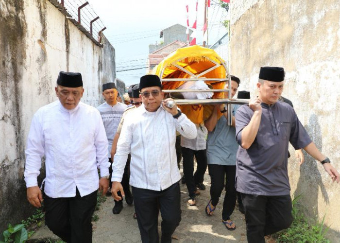 Pj Gubernur Samsudin Hadiri Pelepasan Jenazah Mantan Asisten Ketataprajaan Provinsi Lampung Mursyid Arsyad