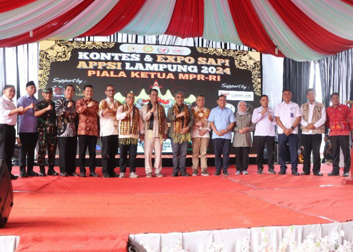 Pj Gubernur Lampung Dampingi Mentan RI Buka Kontes dan Expo Sapi APPSI