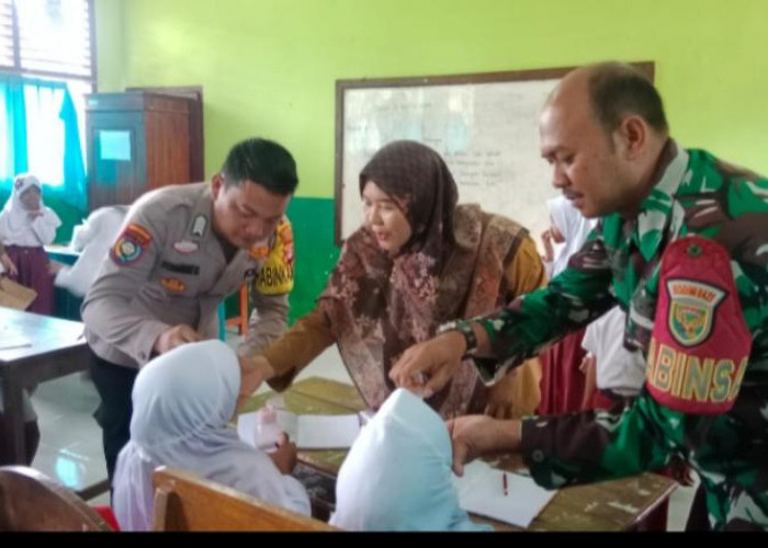 Dukung Program Pemerintah, Babinsa Gedung Agung Dampingi Pelaksanaan PIN Polio