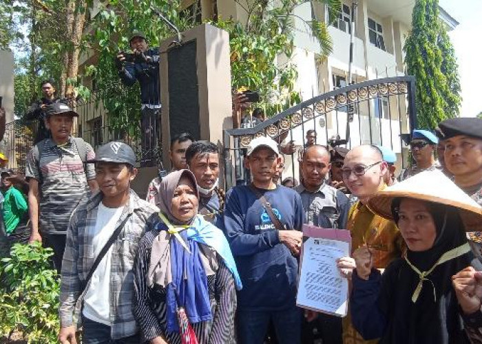 Massa Aksi Serahkan Dokumen Tuntutan ke BPN Lampung, Yustin: BPN Akan Selesaikan Secara Persuasif 