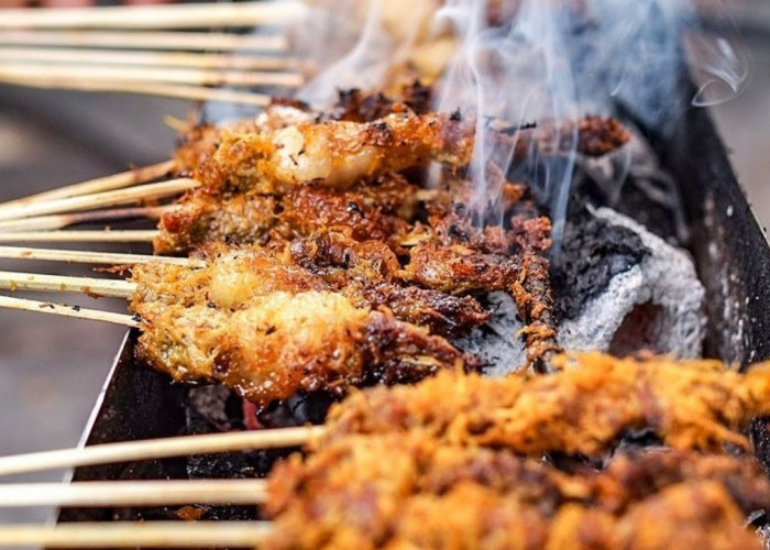 Sate Kelapa Muda: Perpaduan Unik Gurih Daging dan Aroma Kelapa