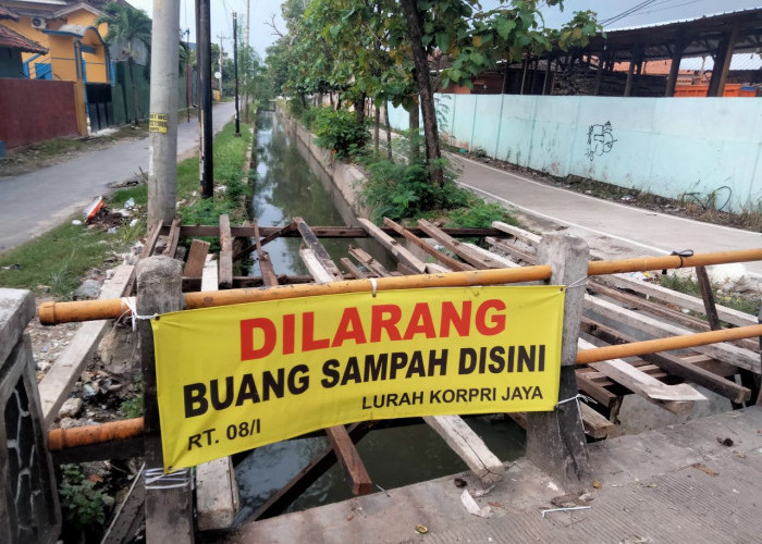 Cegah Banjir, Lurah Korpri Jaya Imbau Warga Tidak Buang Sampah di Kali Nusa Jaya