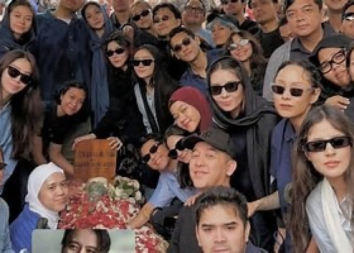 Kenang Vidi Aldiano, Adhiramsyah Choesin Ungkap Alasan Banyak Pelayat Kenakan Baju Biru