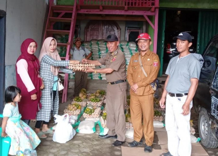 Pastikan Penyaluran Cepat Tepat, Peratin Tanjungraya Dampingi Penyaluran BPNT 