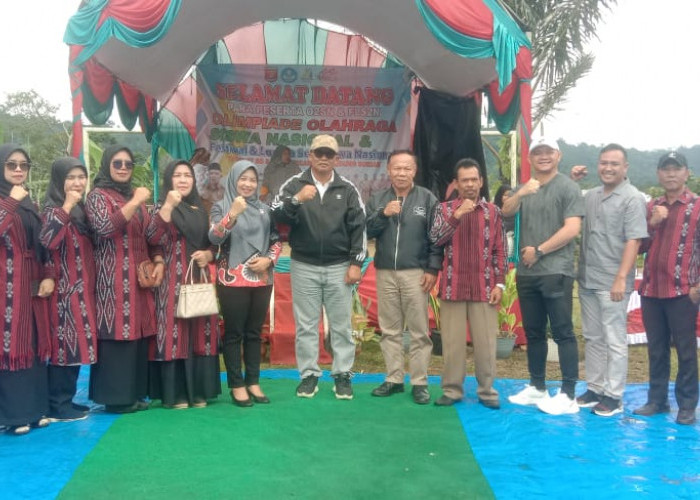 Kadisdikbud Apresiasi Kemeriahan FLS2N dan KOSN SD Kecamatan Gedung Surian
