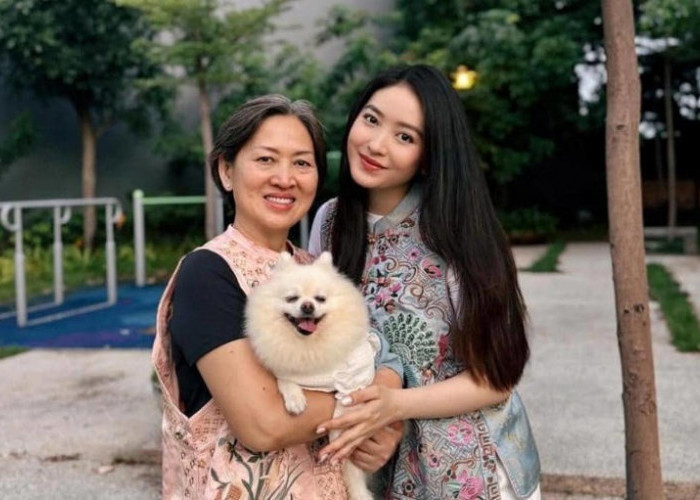 9 Artis Indonesia yang Dibesarkan Single Mother, Bukti Ketangguhan Ibu di Balik Kesuksesan