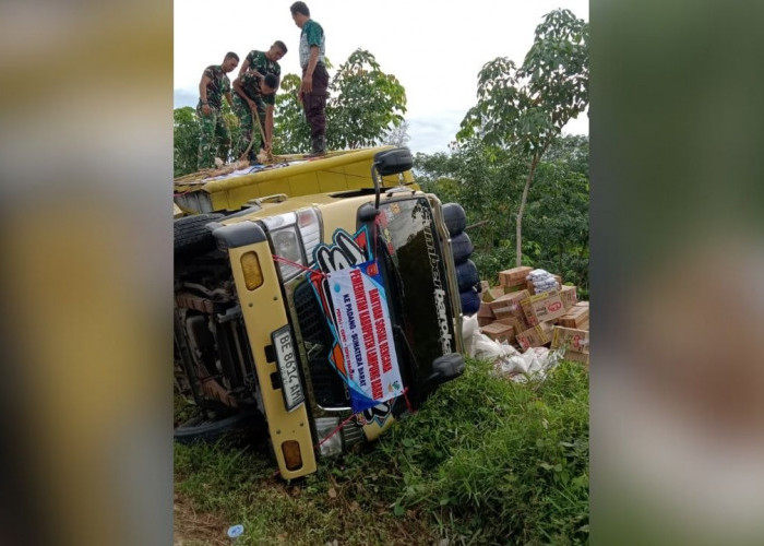 Truk Pengangkut Bantuan Bencana dari Lampung Barat Alami Kecelakaan di Bengkulu Utara