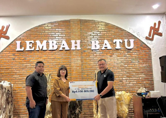 Asuransi Jasindo Serahkan Klaim Kapal Senilai Rp6,93 Miliar untuk Grup Sungai Budi
