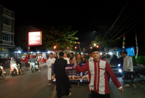 Sambut Tahun Baru Hijriah, Ratusan Warga Sawahlama Antusias Ikuti Pawai Obor