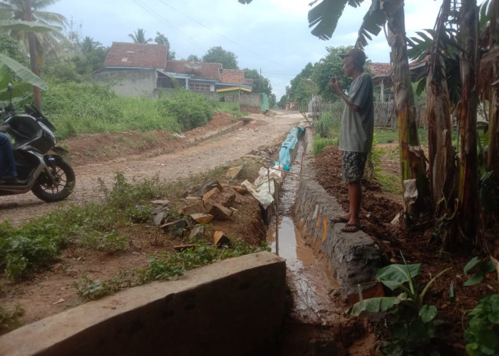 Proyek Talud Diduga Bermasalah, Warga Kelapa Tujuh Soroti Kualitas Pengerjaan