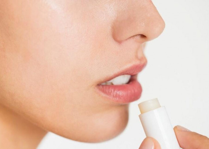 Bibir Cerah Alami, Rahasia Lip Balm Vitamin C + SPF untuk Atasi Bibir Gelap