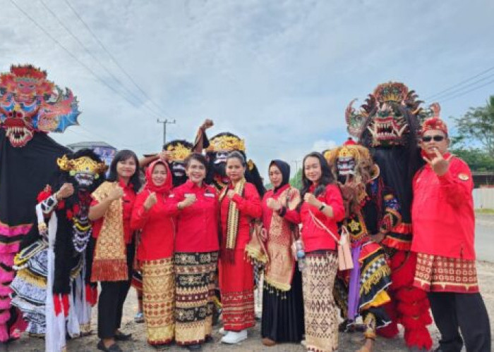 Condrowati : Pawai Budaya Iringi Pendaftaran Bacaleg Kabupaten Mesuji