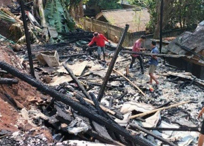 Kebakaran Rumah di Durian Payung Bandar Lampung Mengakibatkan Anak dan Ayah Ikut Terbakar