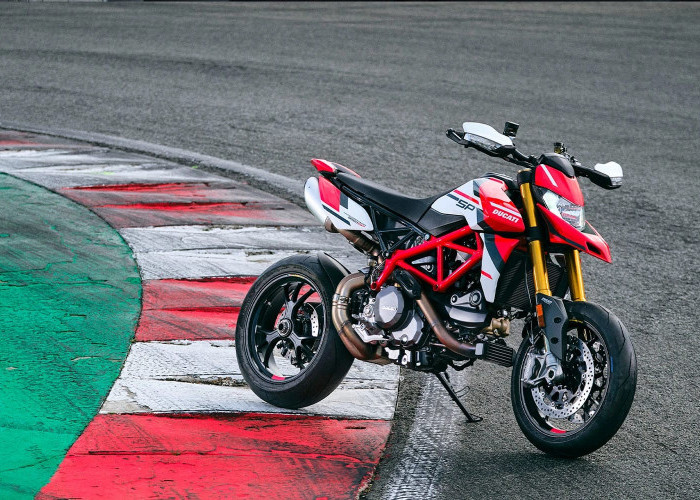Ducati Hypermotard: Supermoto Premium dengan DNA Balap Italia