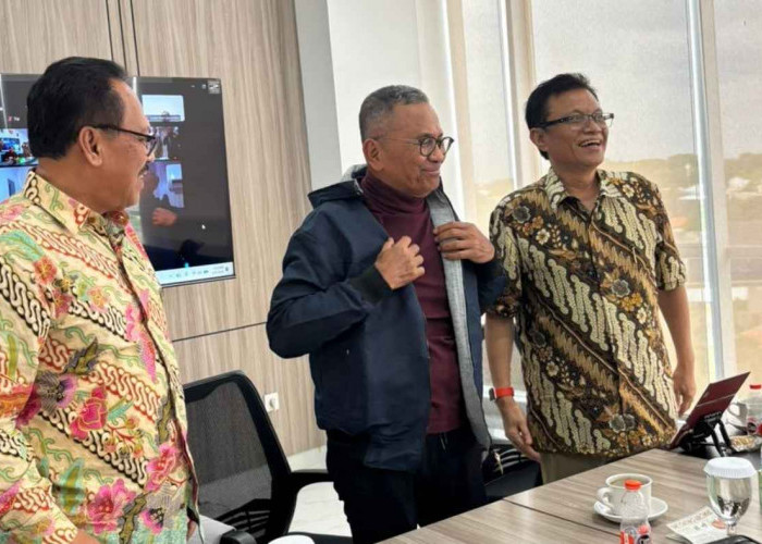 Kuliah Umum Dahlan Iskan: Kepemimpinan dan Efisiensi Jadi Penentu Saat Krisis Global
