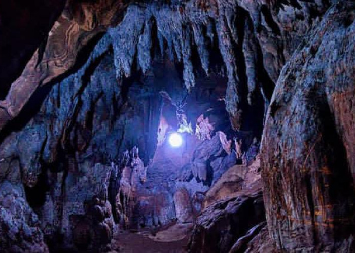 Goa Seplawan, Wisata Alam dan Sejarah di Puncak Perbukitan Purworejo