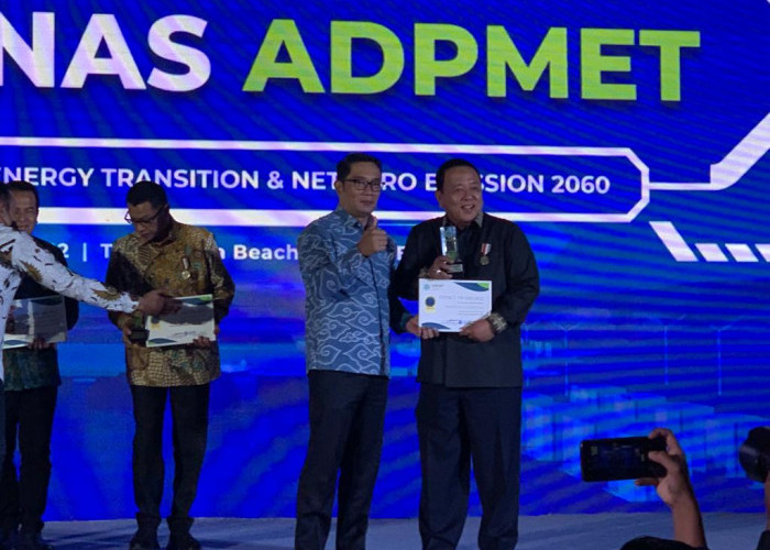 Arinal Terima Penghargaan pada Event ADPMET AWARD 2022 di Bali