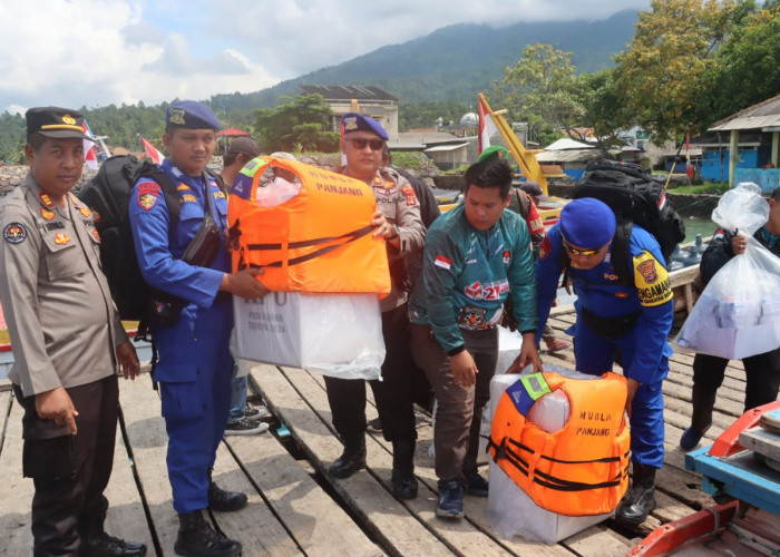 Begini Cara Polisi Kawal Penyaluran Logistik Pilkada Lampung ke Pulau Terluar