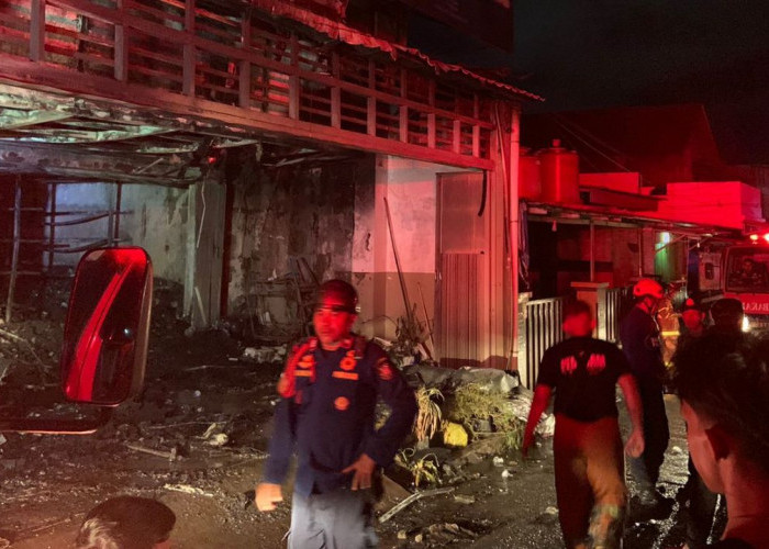Korsleting Genset Diduga Picu Kebakaran Hebat di Bengkel Krisna Motor, Kerugian Capai Rp8 Miliar