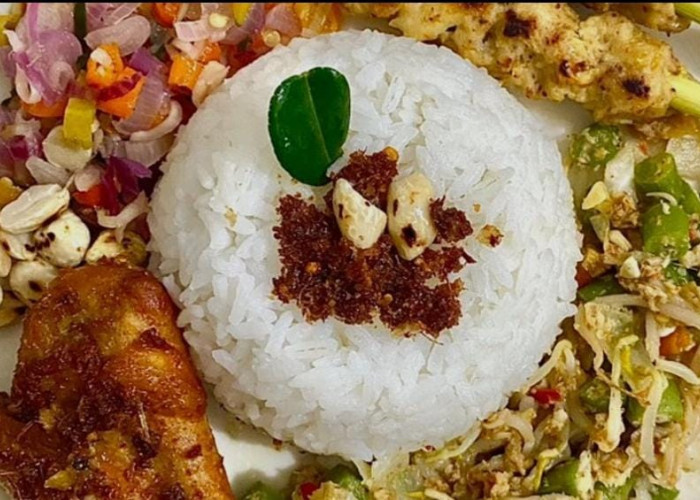 Nasi Campur Bali: Hidangan Ikonik Pulau Dewata yang Kaya Rasa dan Filosofi