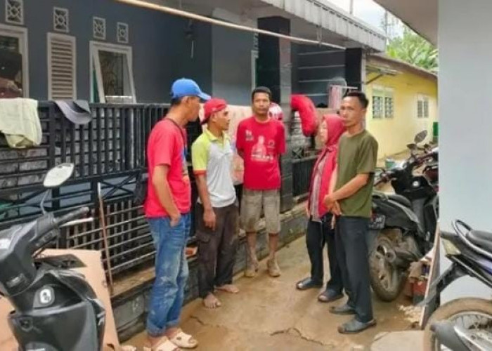 Wakil Ketua DPRD Lampung Tinjuan dan Salurkan Bantuan Korban Banjir di Panjang 