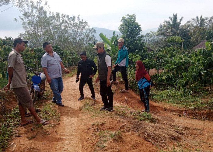 Pj Peratin Pagar Dewa Cek Lokasi Rencana Pembangunan Fisik Dana Desa 