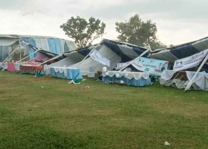Puluhan Tenda Job Fair dan Festival 2025 di Kotabumi Roboh Diterpa Angin Kencang