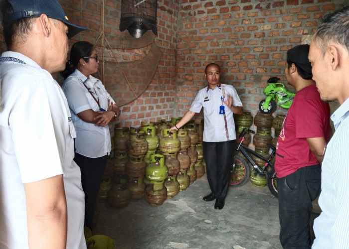 Respon Keluhan Masyarakat Kelangkaan dan Mahalnya Harga LPG, Polres dan Pemkab Lampung Barat Turunkan Tim