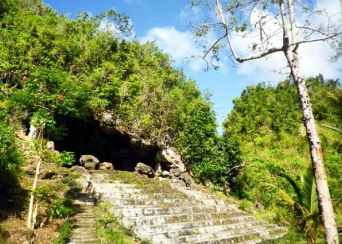 Goa Kobori, Wisata Alam Berlukis Prasejarah