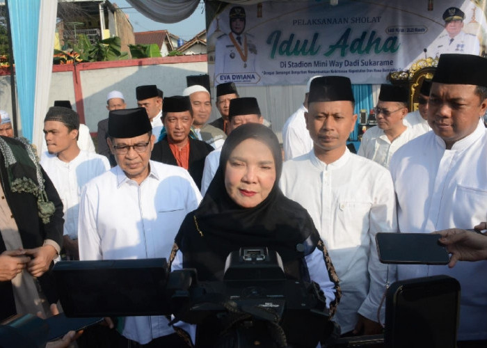 Wali Kota Eva Dwiana Shalat Idul Adha Bersama Masyarakat di Sukarame