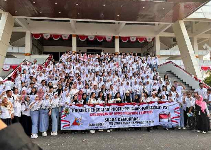Ketua DPRD Provinsi Lampung Sambut Kunjungan Ratusan Pelajar SMAN 1 Seputih Raman Lamteng