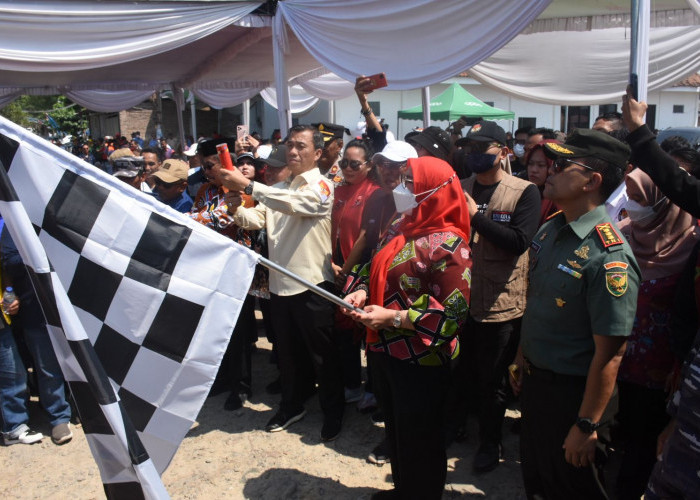 Pertama di Indonesia, Kirab Perahu Demokrasi Susur Pesisir Pantai