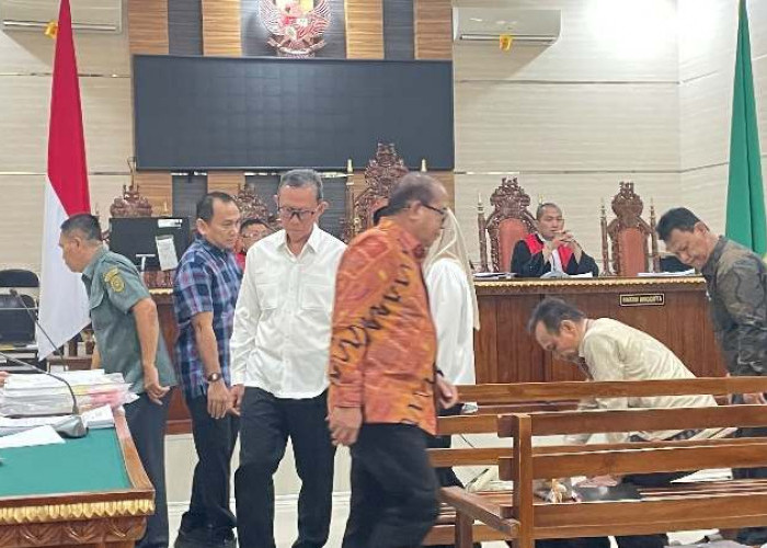 Sidang Korupsi Dana PI 10 Persen PT LEB, Taufik Hidayat Tolak Kenaikan Gaji dan Tantiem Direksi