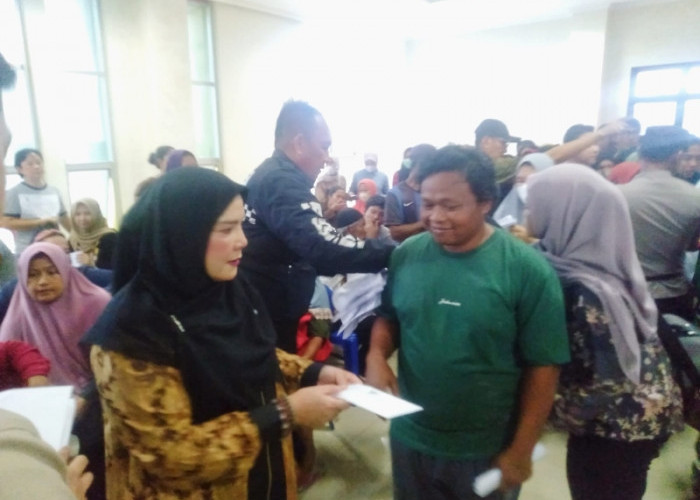 Pemkot Bandar Lampung Salurkan Bantuan untuk 521 KK Korban Banjir di Tanjung Senang