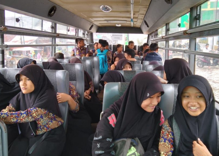 Siswa Mulai Ramai Manfaatkan Bus Sekolah