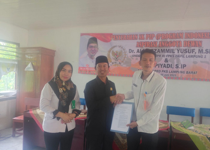 Hasil Perjuangan Anggota DPR RI Fraksi PKS, 453 Siswa di Lampung Barat Terima Beasiswa PIP