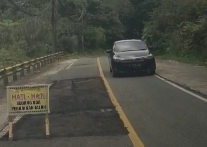 Perawatan Jalan Nasional Berlanjut, BPJN Tambal Sulam Ruas Liwa–Krui