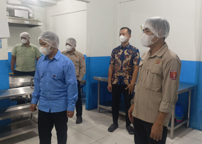 Sidak MBG Sukapura, Ketua DPRD Lampung Barat Soroti Kualitas dan Bahan Baku Lokal