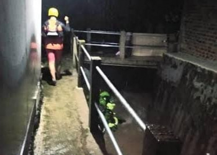 Tim SAR Intensifkan Pencarian Warga yang Terseret Banjir di Kupang Teba