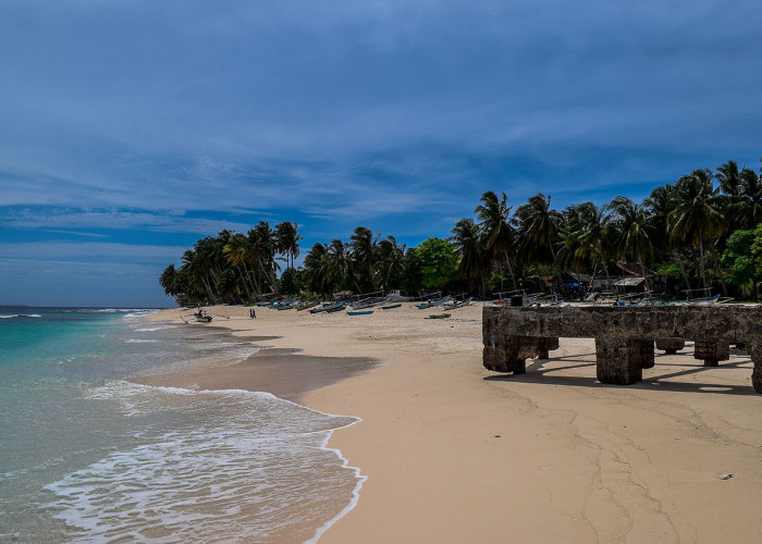 Pulau Pisang: Destinasi Wisata Akhir Tahun yang Memukau