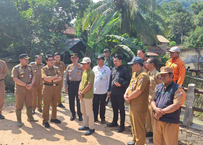 Pemkab Lampura Salurkan Bantuan Korban Banjir Bandang Desa Nyapah Banyu