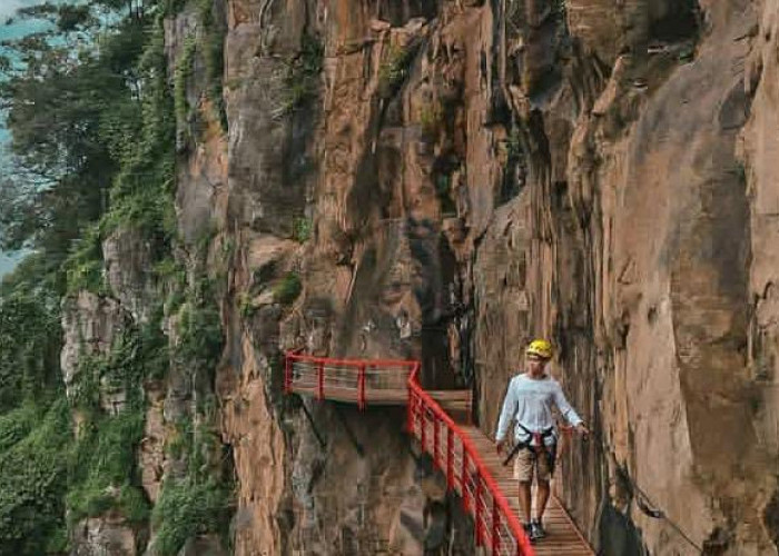 Gumuk Reco, Wisata Ekstrem di Atas Perbukitan Banyubiru