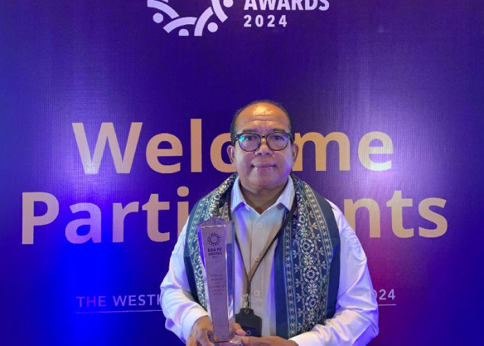 Pj Gubernur Lampung Samsudin Raih Penghargaan Inisiator RAN PE Awards 2024