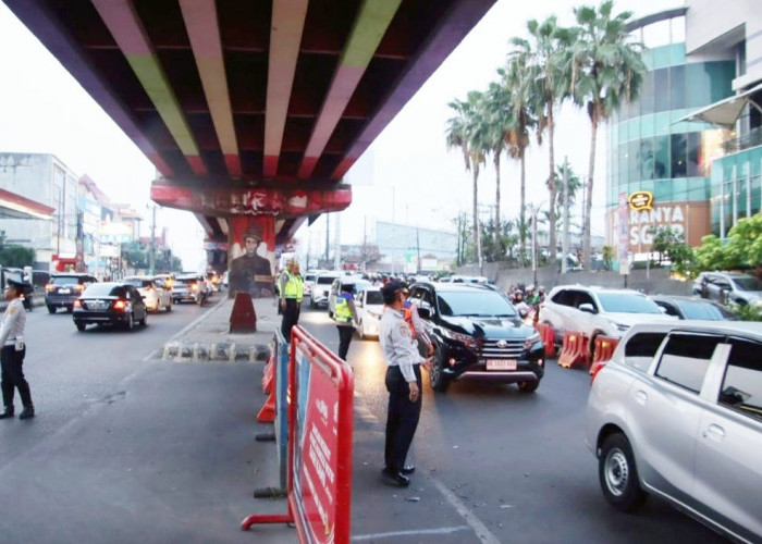 Flyover MBK Padat, Polisi Uji Penutupan Dua U-Turn Saat Jam Sibuk